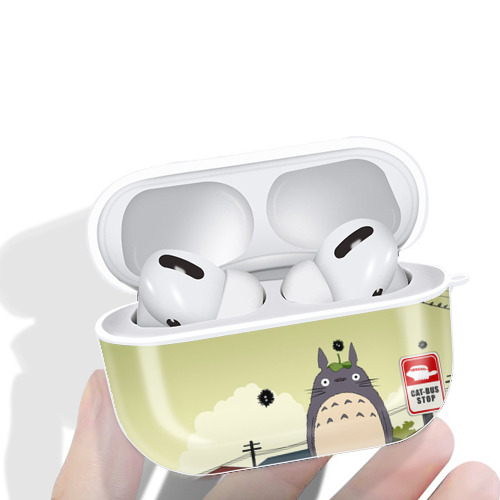 となりのトトロ 草壁メイ 草壁サツキ My Neighbor Totoro Satsuki Kusakabe Mei Kusakabe 【AirPods Pro用】ハードシェル保護ケース 耐衝撃・防指紋・カラビナ付き商品仕様