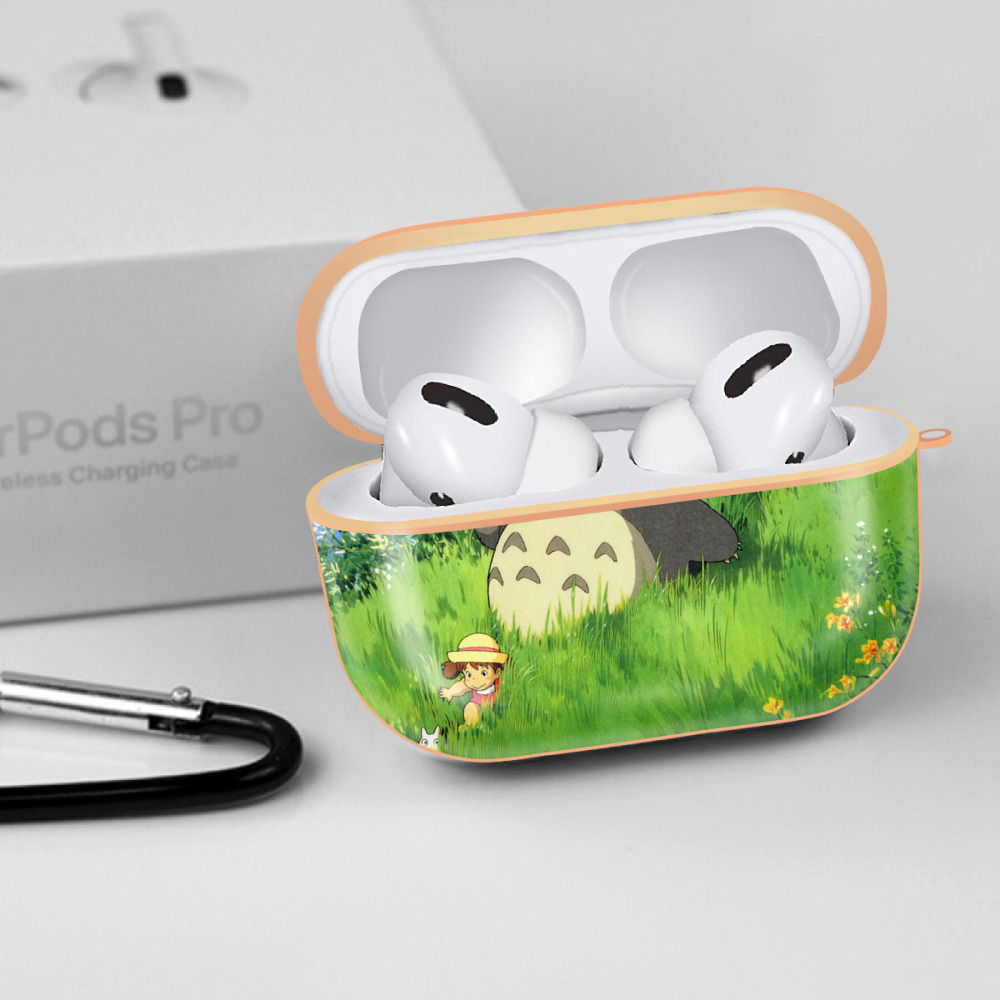となりのトトロ 草壁メイ 草壁サツキ My Neighbor Totoro Satsuki Kusakabe Mei Kusakabe 【AirPods Pro用】ハードシェル保護ケース｜耐衝撃・防指紋・カラビナ付き商品仕様