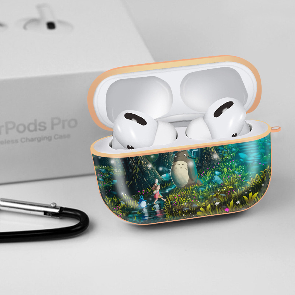 となりのトトロ 草壁メイ 草壁サツキ My Neighbor Totoro Satsuki Kusakabe Mei Kusakabe 【AirPods Pro用】ハードシェル保護ケース｜耐衝撃・防指紋・カラビナ付き商品仕様