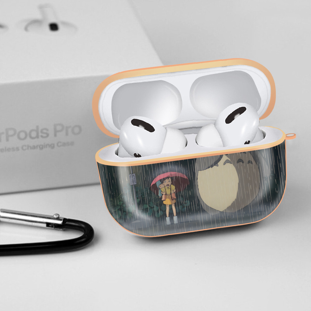 となりのトトロ 草壁メイ 草壁サツキ My Neighbor Totoro Satsuki Kusakabe Mei Kusakabe 【AirPods Pro用】ハードシェル保護ケース｜耐衝撃・防指紋・カラビナ付き商品仕様
