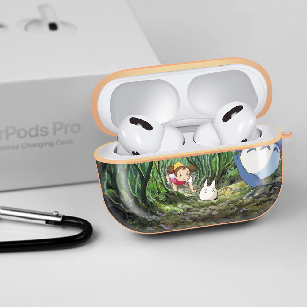 となりのトトロ 草壁メイ 草壁サツキ My Neighbor Totoro Satsuki Kusakabe Mei Kusakabe 【AirPods Pro用】ハードシェル保護ケース｜耐衝撃・防指紋・カラビナ付き商品仕様