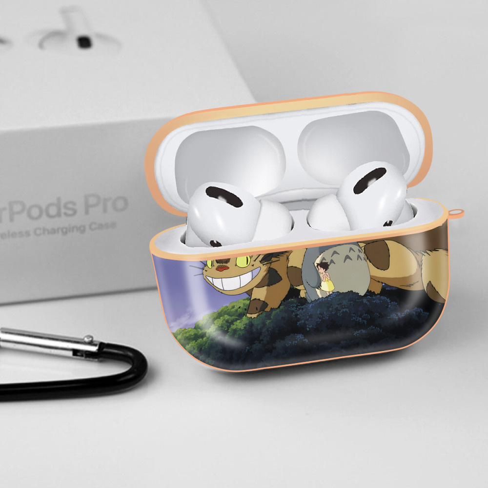となりのトトロ 草壁メイ 草壁サツキ My Neighbor Totoro Satsuki Kusakabe Mei Kusakabe 【AirPods Pro用】ハードシェル保護ケース｜耐衝撃・防指紋・カラビナ付き商品仕様