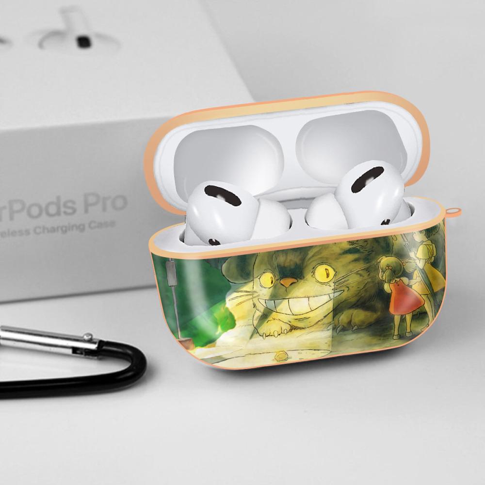 となりのトトロ 草壁メイ 草壁サツキ My Neighbor Totoro Satsuki Kusakabe Mei Kusakabe 【AirPods Pro用】ハードシェル保護ケース｜耐衝撃・防指紋・カラビナ付き商品仕様