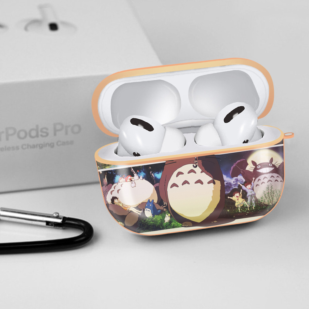 となりのトトロ 草壁メイ 草壁サツキ My Neighbor Totoro Satsuki Kusakabe Mei Kusakabe 【AirPods Pro用】ハードシェル保護ケース｜耐衝撃・防指紋・カラビナ付き商品仕様