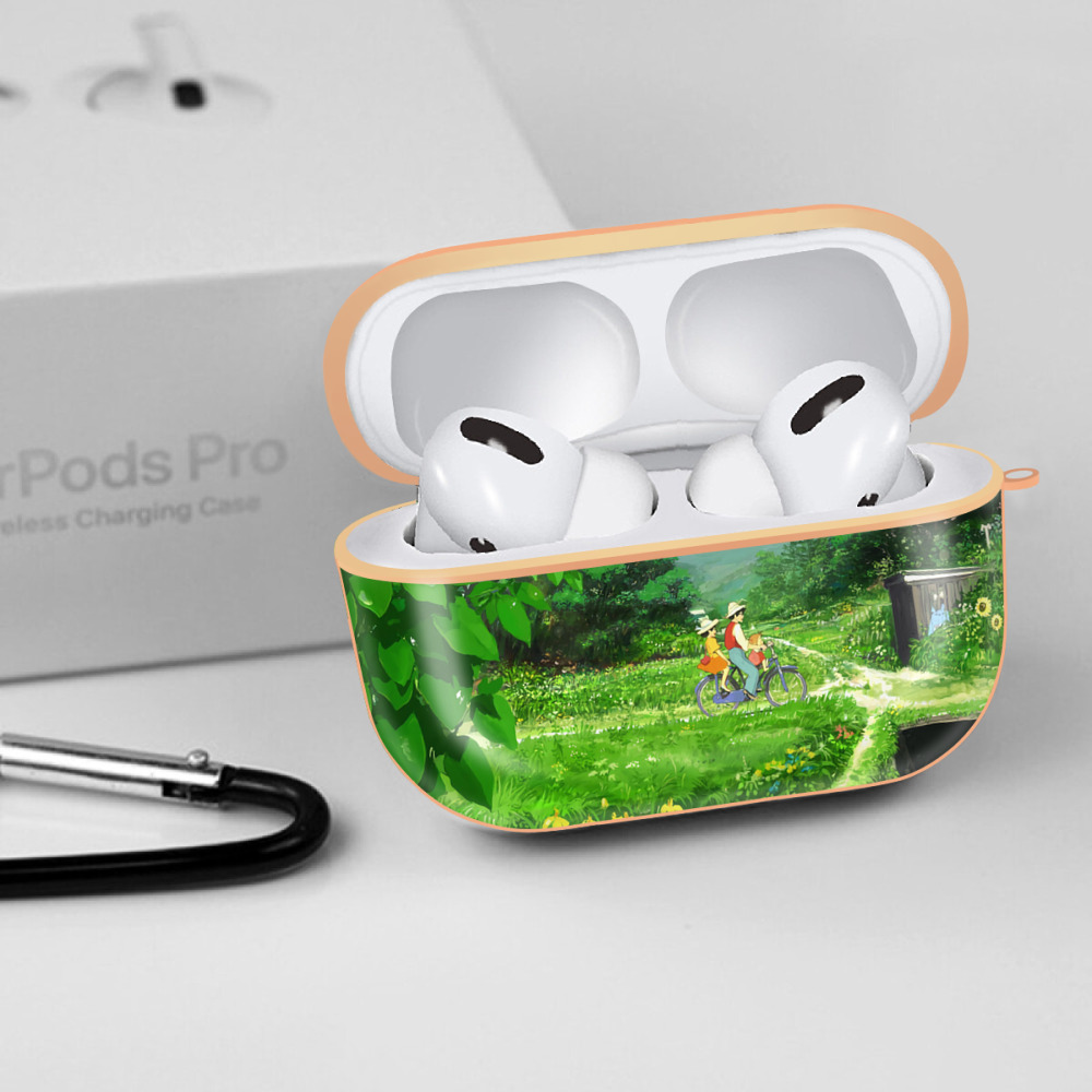 となりのトトロ 草壁メイ 草壁サツキ My Neighbor Totoro Satsuki Kusakabe Mei Kusakabe 【AirPods Pro用】ハードシェル保護ケース｜耐衝撃・防指紋・カラビナ付き商品仕様