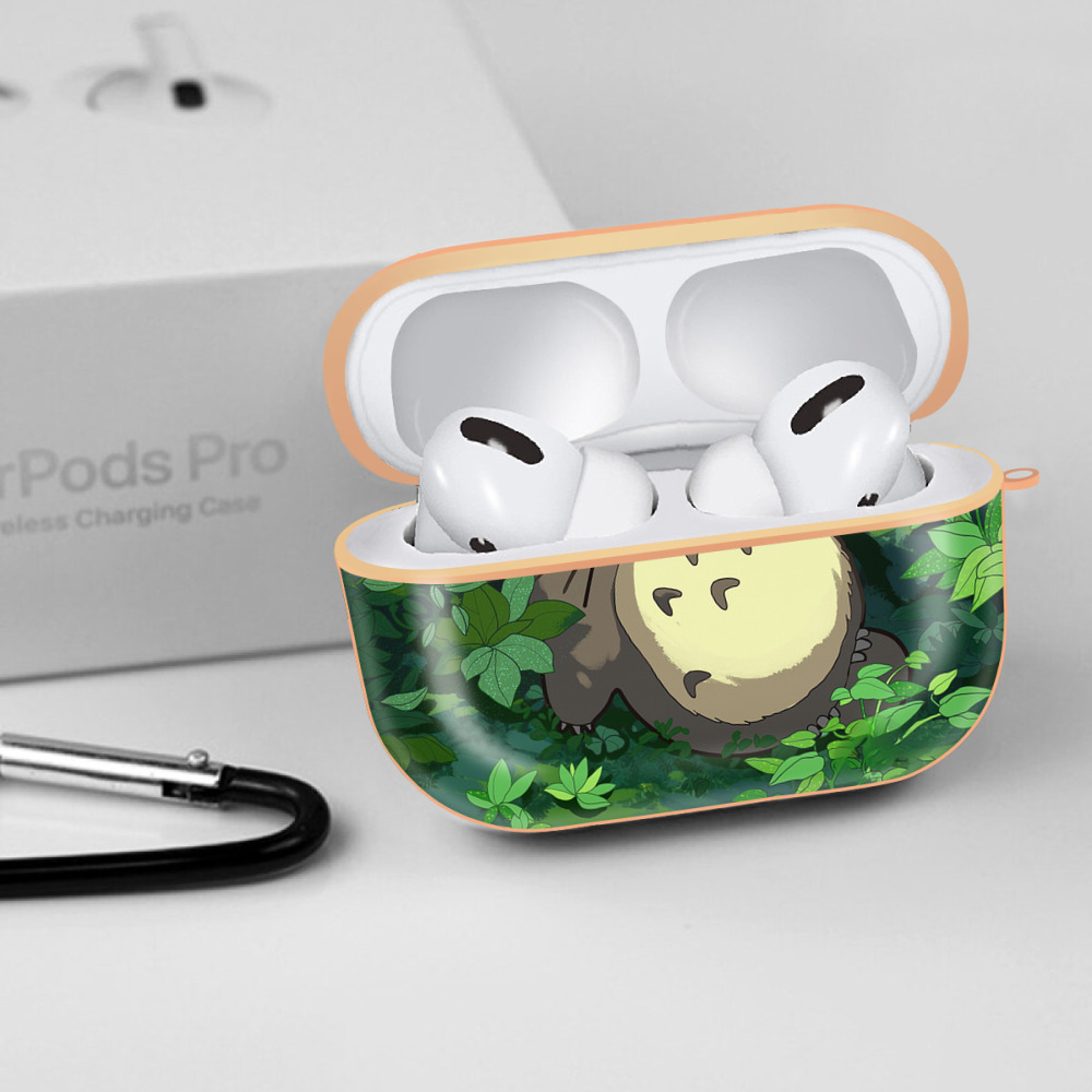 となりのトトロ 草壁メイ 草壁サツキ My Neighbor Totoro Satsuki Kusakabe Mei Kusakabe 【AirPods Pro用】ハードシェル保護ケース｜耐衝撃・防指紋・カラビナ付き商品仕様