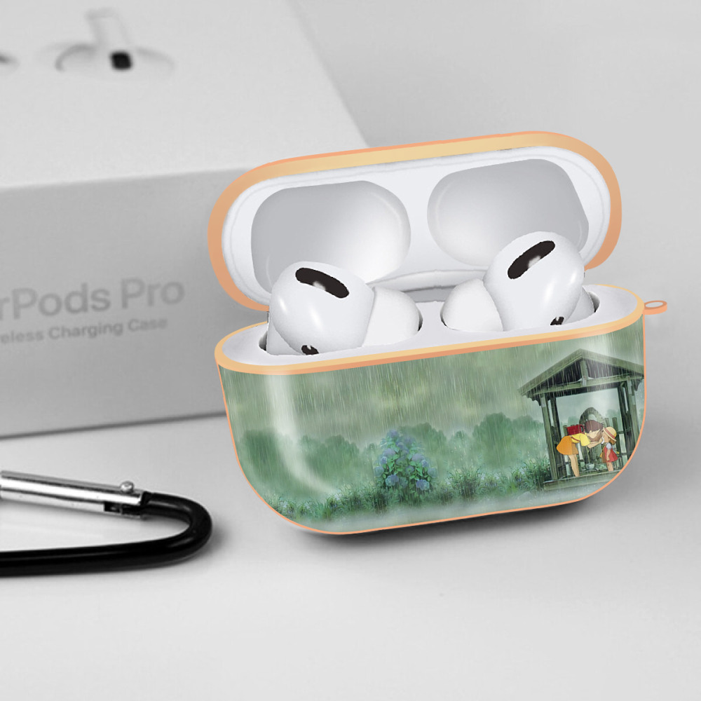 となりのトトロ 草壁メイ 草壁サツキ My Neighbor Totoro Satsuki Kusakabe Mei Kusakabe 【AirPods Pro用】ハードシェル保護ケース｜耐衝撃・防指紋・カラビナ付き商品仕様