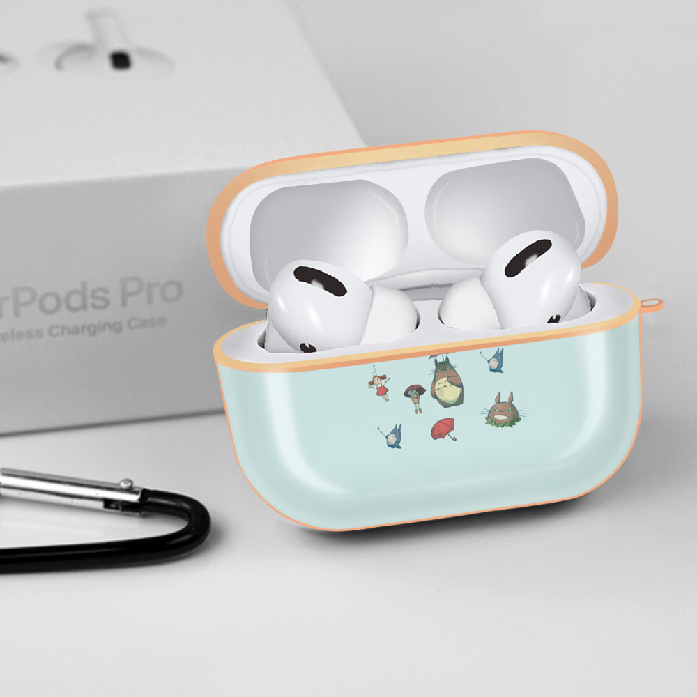 となりのトトロ 草壁メイ 草壁サツキ My Neighbor Totoro Satsuki Kusakabe Mei Kusakabe 【AirPods Pro用】ハードシェル保護ケース｜耐衝撃・防指紋・カラビナ付き商品仕様