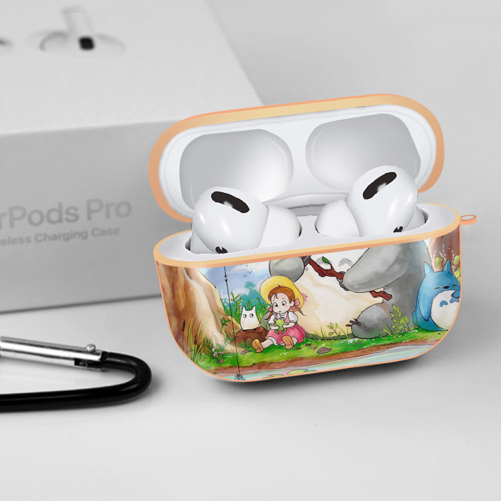 となりのトトロ 草壁メイ 草壁サツキ My Neighbor Totoro Satsuki Kusakabe Mei Kusakabe 【AirPods Pro用】ハードシェル保護ケース｜耐衝撃・防指紋・カラビナ付き商品仕様