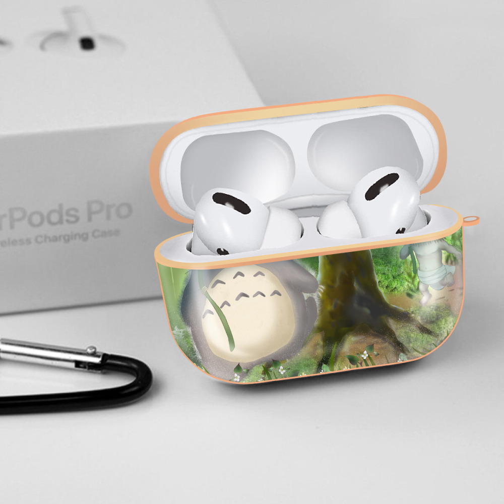 となりのトトロ 草壁メイ 草壁サツキ My Neighbor Totoro Satsuki Kusakabe Mei Kusakabe 【AirPods Pro用】ハードシェル保護ケース｜耐衝撃・防指紋・カラビナ付き商品仕様