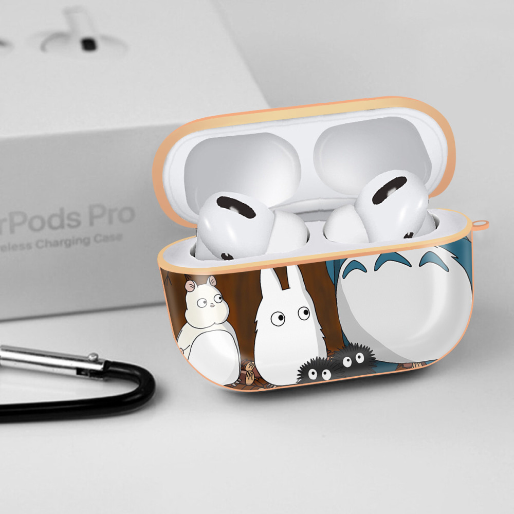 となりのトトロ 草壁メイ 草壁サツキ My Neighbor Totoro Satsuki Kusakabe Mei Kusakabe 【AirPods Pro用】ハードシェル保護ケース｜耐衝撃・防指紋・カラビナ付き商品仕様