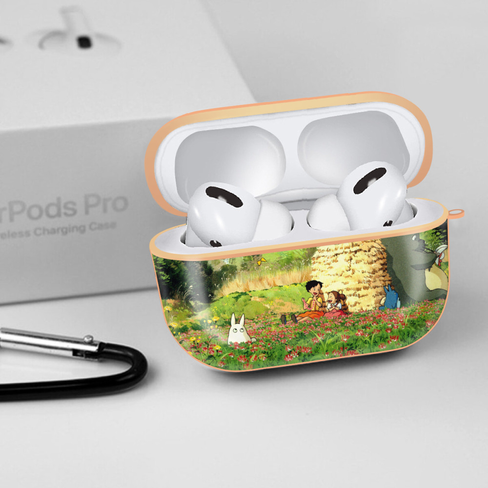 となりのトトロ 草壁メイ 草壁サツキ My Neighbor Totoro Satsuki Kusakabe Mei Kusakabe 【AirPods Pro用】ハードシェル保護ケース｜耐衝撃・防指紋・カラビナ付き商品仕様