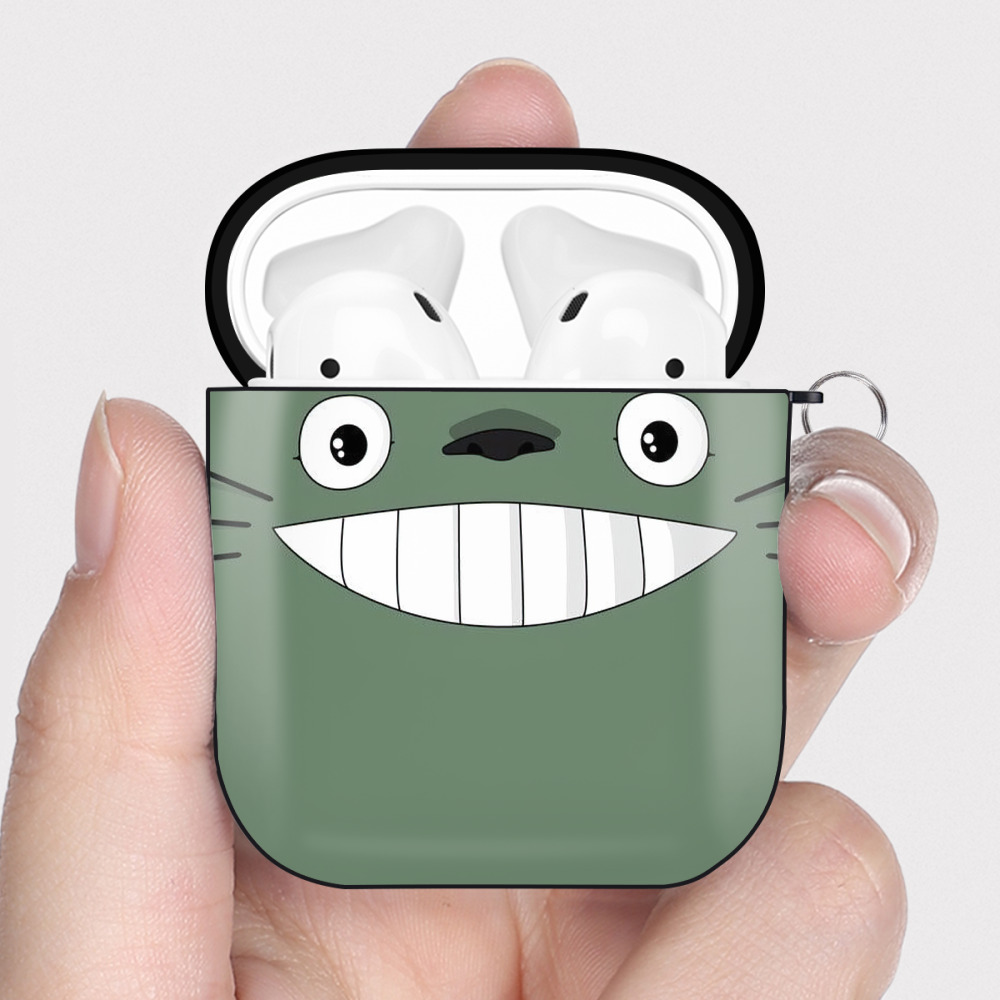 （画像用） となりのトトロ 草壁メイ 草壁サツキ My Neighbor Totoro Satsuki Kusakabe Mei Kusakabe AirPods 第2世代保護ケース ハードシェル ブラック 耐衝撃・防指紋・カラビナ付き