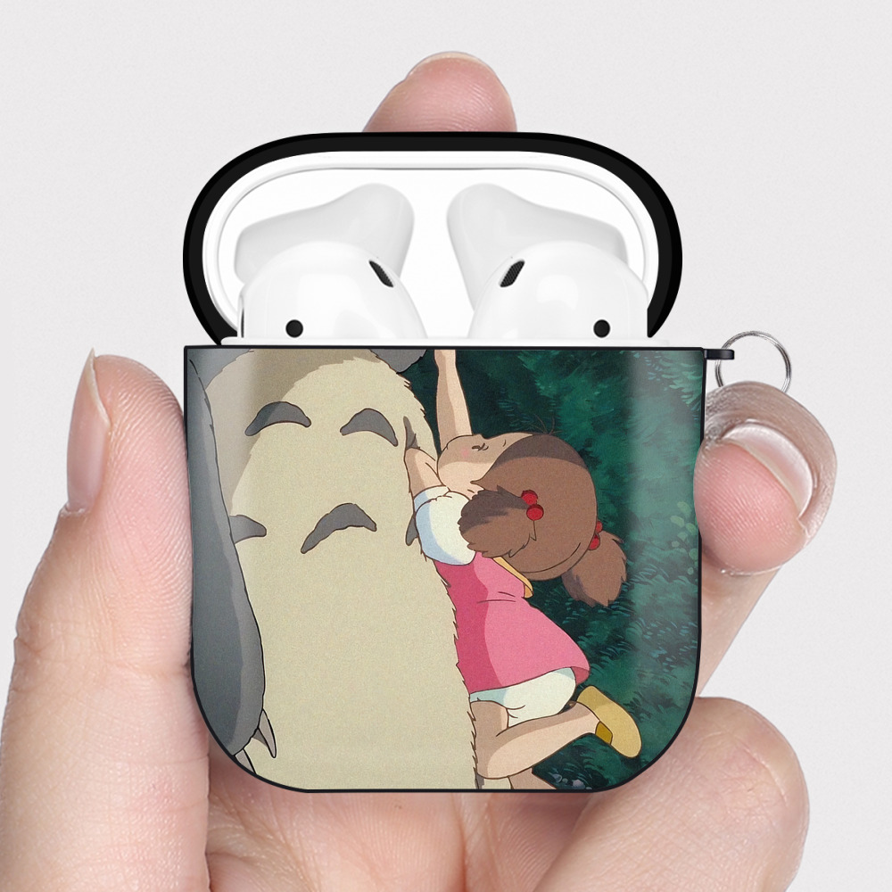（画像用） となりのトトロ 草壁メイ 草壁サツキ My Neighbor Totoro Satsuki Kusakabe Mei Kusakabe AirPods 第2世代保護ケース ハードシェル ブラック 耐衝撃・防指紋・カラビナ付き