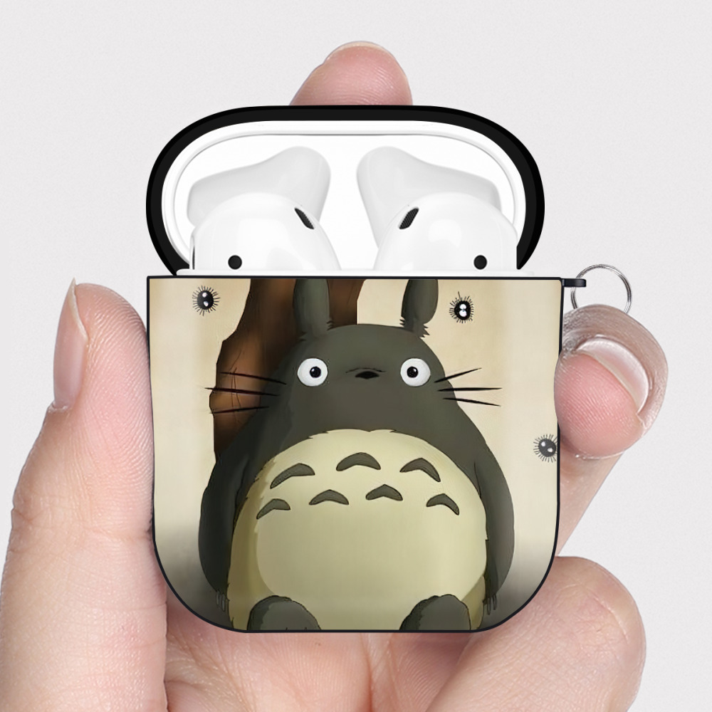 （画像用） となりのトトロ 草壁メイ 草壁サツキ My Neighbor Totoro Satsuki Kusakabe Mei Kusakabe AirPods 第2世代保護ケース ハードシェル ブラック 耐衝撃・防指紋・カラビナ付き