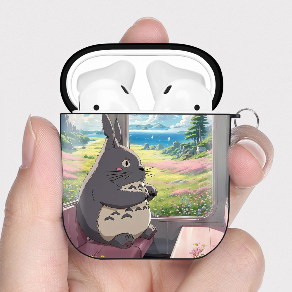 （画像用） となりのトトロ 草壁メイ 草壁サツキ My Neighbor Totoro Satsuki Kusakabe Mei Kusakabe AirPods 第2世代保護ケース ハードシェル ブラック 耐衝撃・防指紋・カラビナ付き
