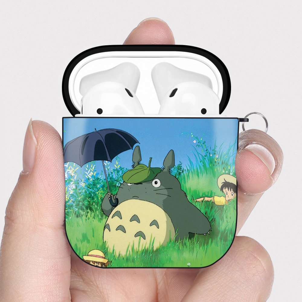 （画像用） となりのトトロ 草壁メイ 草壁サツキ My Neighbor Totoro Satsuki Kusakabe Mei Kusakabe AirPods 第2世代保護ケース ハードシェル ブラック 耐衝撃・防指紋・カラビナ付き