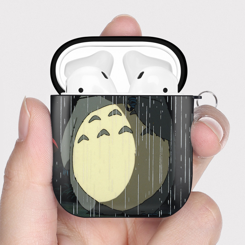 （画像用） となりのトトロ 草壁メイ 草壁サツキ My Neighbor Totoro Satsuki Kusakabe Mei Kusakabe AirPods 第2世代保護ケース ハードシェル ブラック 耐衝撃・防指紋・カラビナ付き