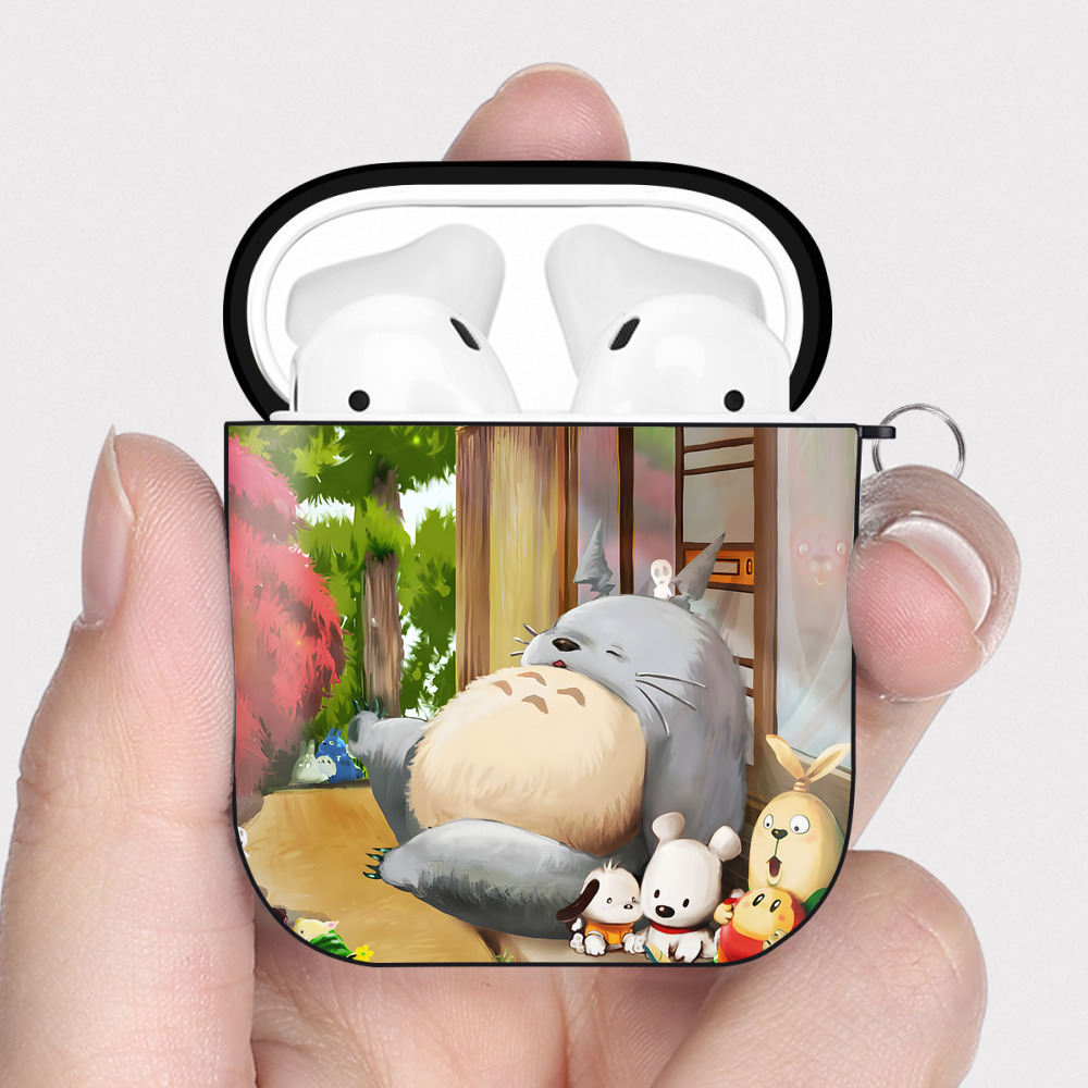 （画像用） となりのトトロ 草壁メイ 草壁サツキ My Neighbor Totoro Satsuki Kusakabe Mei Kusakabe AirPods 第2世代保護ケース ハードシェル ブラック 耐衝撃・防指紋・カラビナ付き