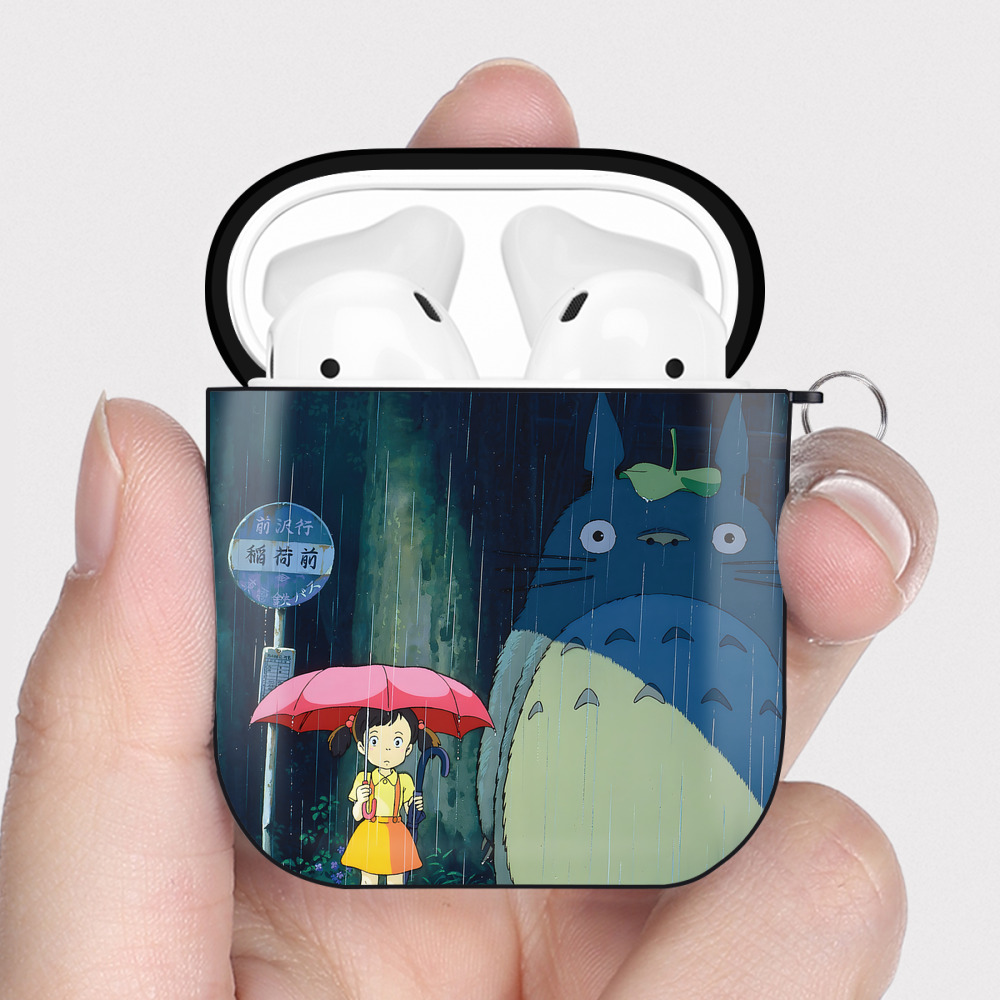 （画像用） となりのトトロ 草壁メイ 草壁サツキ My Neighbor Totoro Satsuki Kusakabe Mei Kusakabe AirPods 第2世代保護ケース ハードシェル ブラック 耐衝撃・防指紋・カラビナ付き