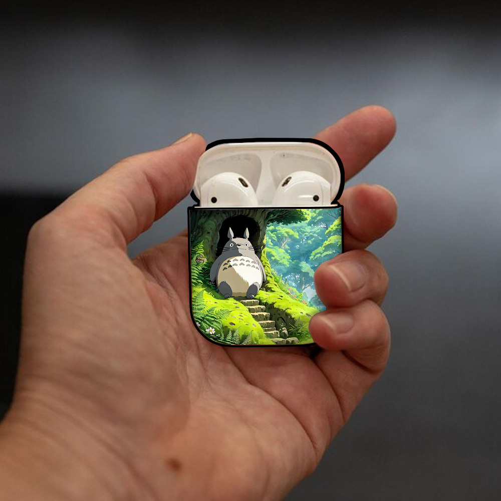 となりのトトロ 草壁メイ 草壁サツキ My Neighbor Totoro Satsuki Kusakabe Mei Kusakabe AirPods 第2世代保護ケース ハードシェル ブラック 耐衝撃・防指紋・カラビナ付き