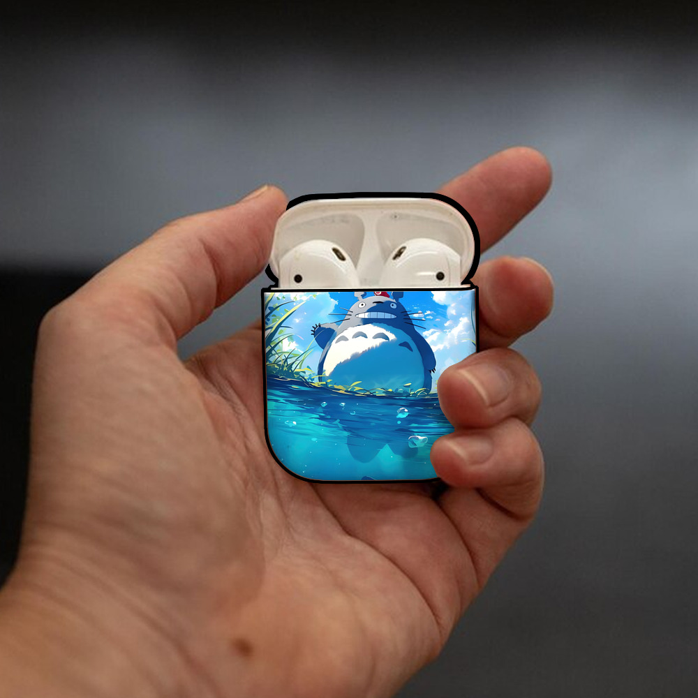 となりのトトロ 草壁メイ 草壁サツキ My Neighbor Totoro Satsuki Kusakabe Mei Kusakabe AirPods 第2世代保護ケース ハードシェル ブラック 耐衝撃・防指紋・カラビナ付き
