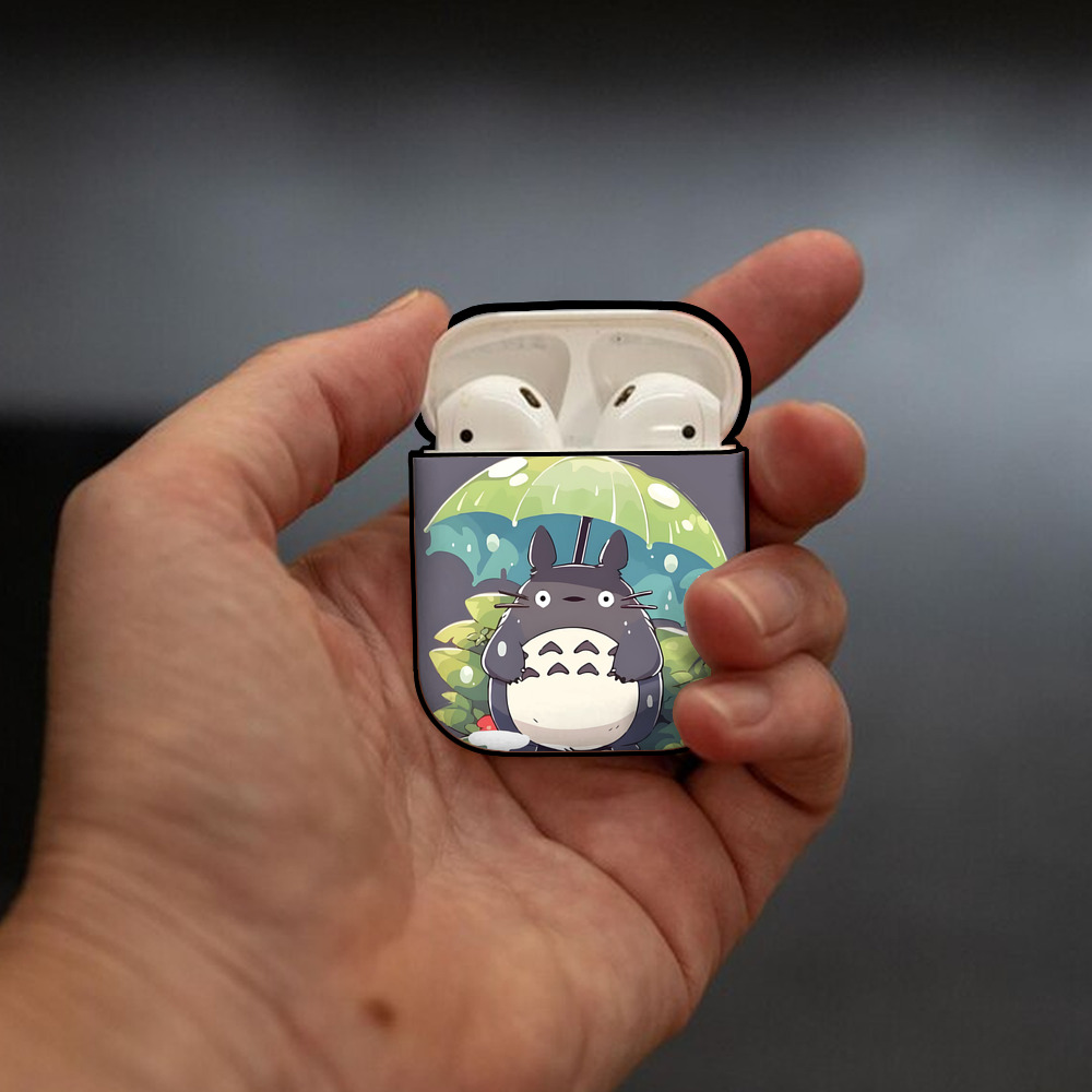 となりのトトロ 草壁メイ 草壁サツキ My Neighbor Totoro Satsuki Kusakabe Mei Kusakabe AirPods 第2世代保護ケース ハードシェル ブラック 耐衝撃・防指紋・カラビナ付き