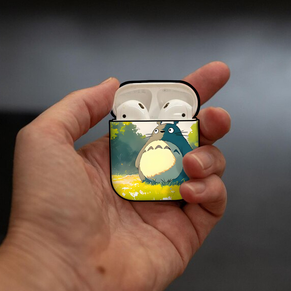 となりのトトロ 草壁メイ 草壁サツキ My Neighbor Totoro Satsuki Kusakabe Mei Kusakabe AirPods 第2世代保護ケース ハードシェル ブラック 耐衝撃・防指紋・カラビナ付き