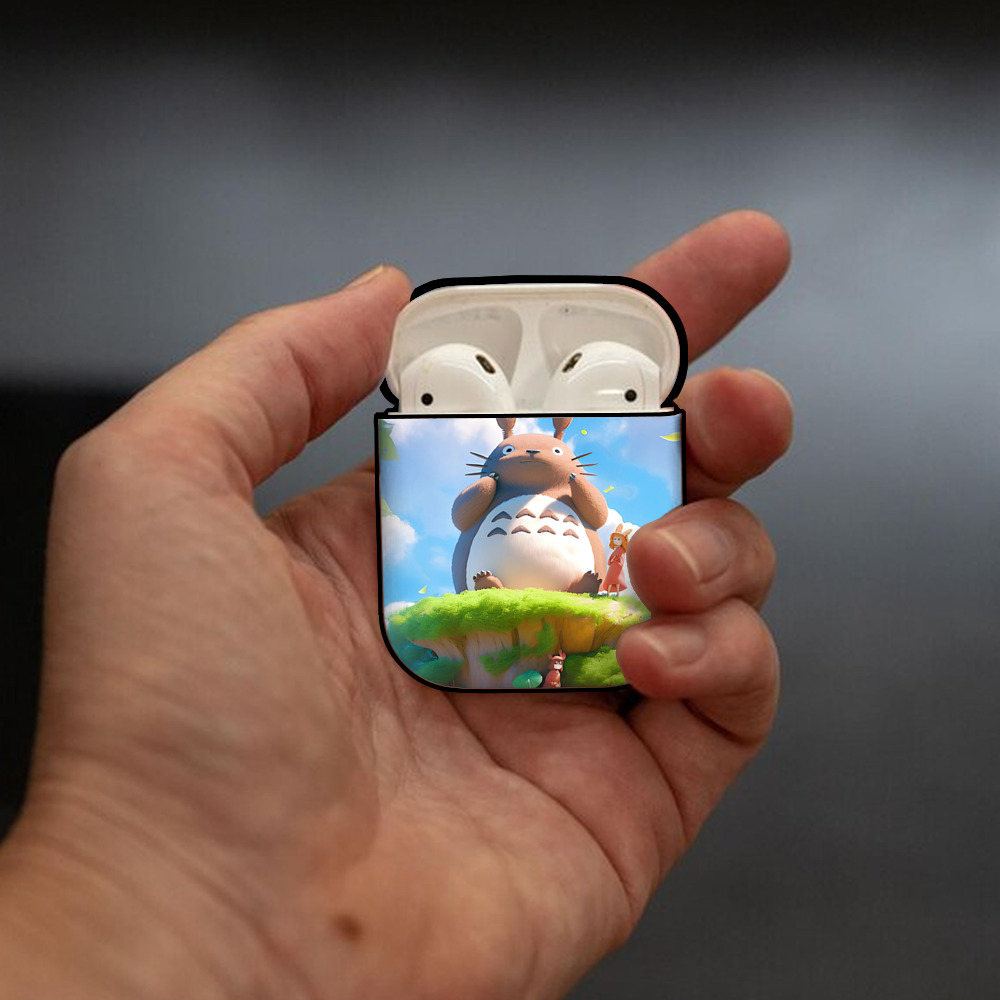 となりのトトロ 草壁メイ 草壁サツキ My Neighbor Totoro Satsuki Kusakabe Mei Kusakabe AirPods 第2世代保護ケース ハードシェル ブラック 耐衝撃・防指紋・カラビナ付き
