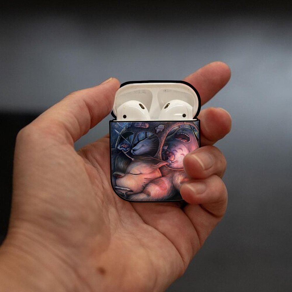 となりのトトロ 草壁メイ 草壁サツキ My Neighbor Totoro Satsuki Kusakabe Mei Kusakabe AirPods 第2世代保護ケース ハードシェル ブラック 耐衝撃・防指紋・カラビナ付き