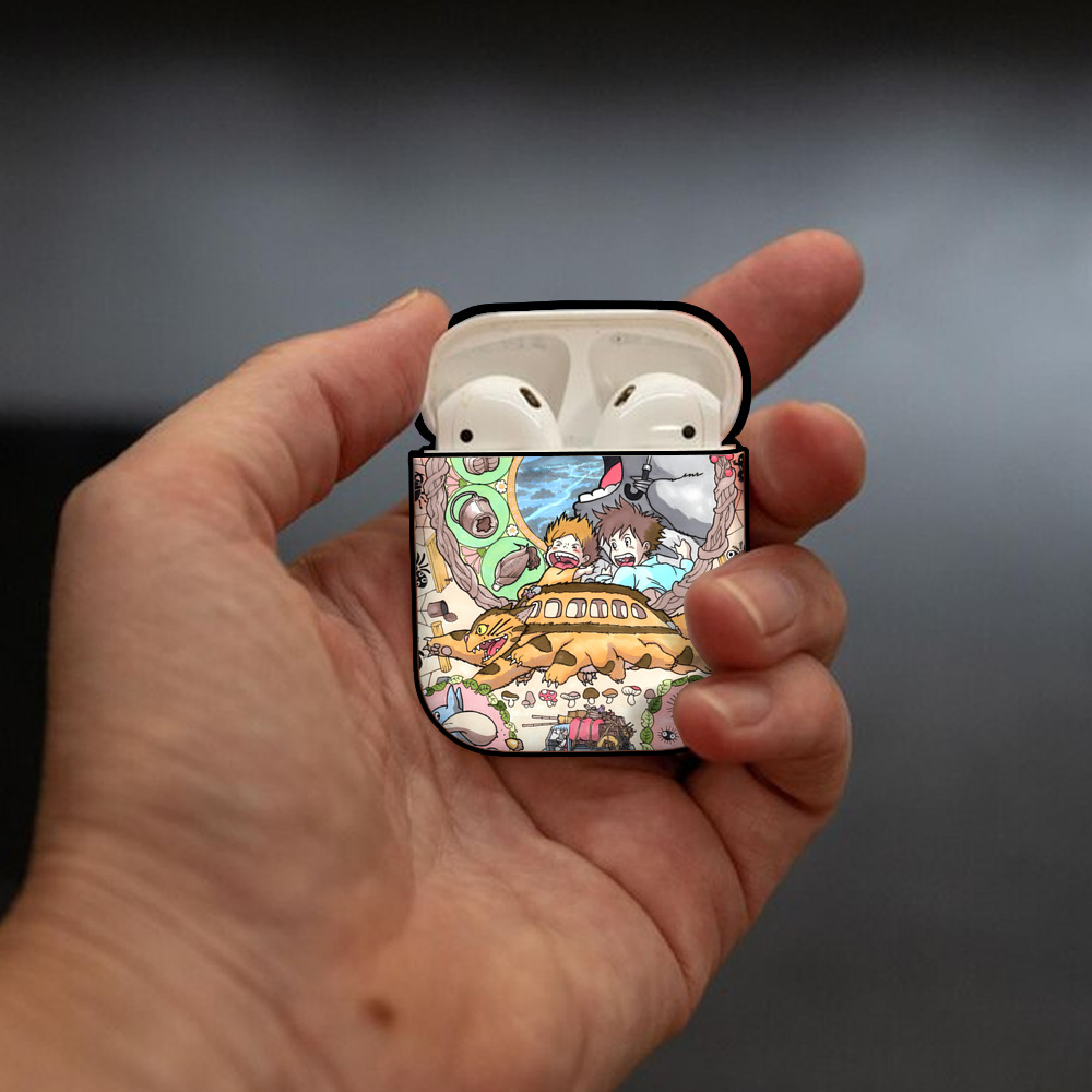 となりのトトロ 草壁メイ 草壁サツキ My Neighbor Totoro Satsuki Kusakabe Mei Kusakabe AirPods 第2世代保護ケース ハードシェル ブラック 耐衝撃・防指紋・カラビナ付き