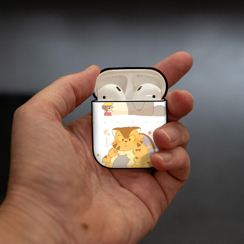 となりのトトロ 草壁メイ 草壁サツキ My Neighbor Totoro Satsuki Kusakabe Mei Kusakabe AirPods 第2世代保護ケース ハードシェル ブラック 耐衝撃・防指紋・カラビナ付き