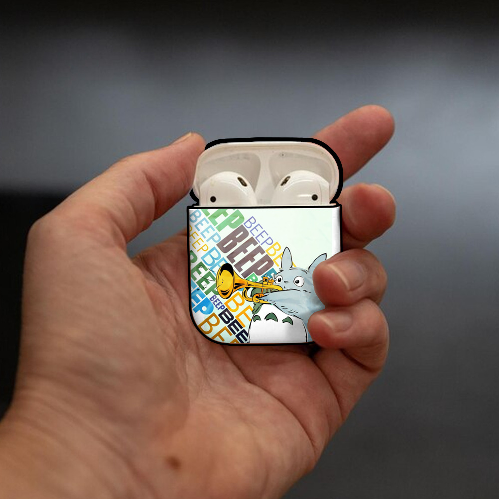 となりのトトロ 草壁メイ 草壁サツキ My Neighbor Totoro Satsuki Kusakabe Mei Kusakabe AirPods 第2世代保護ケース ハードシェル ブラック 耐衝撃・防指紋・カラビナ付き