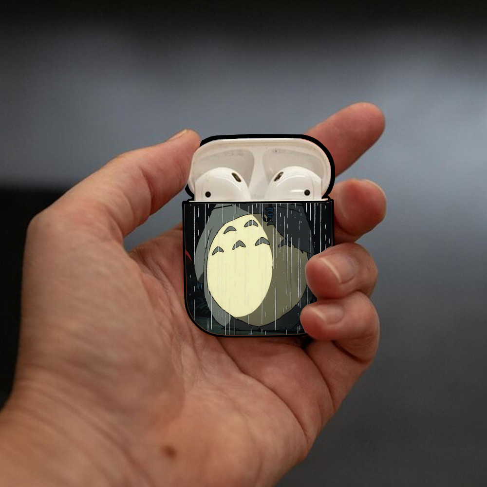 となりのトトロ 草壁メイ 草壁サツキ My Neighbor Totoro Satsuki Kusakabe Mei Kusakabe AirPods 第2世代保護ケース ハードシェル ブラック 耐衝撃・防指紋・カラビナ付き