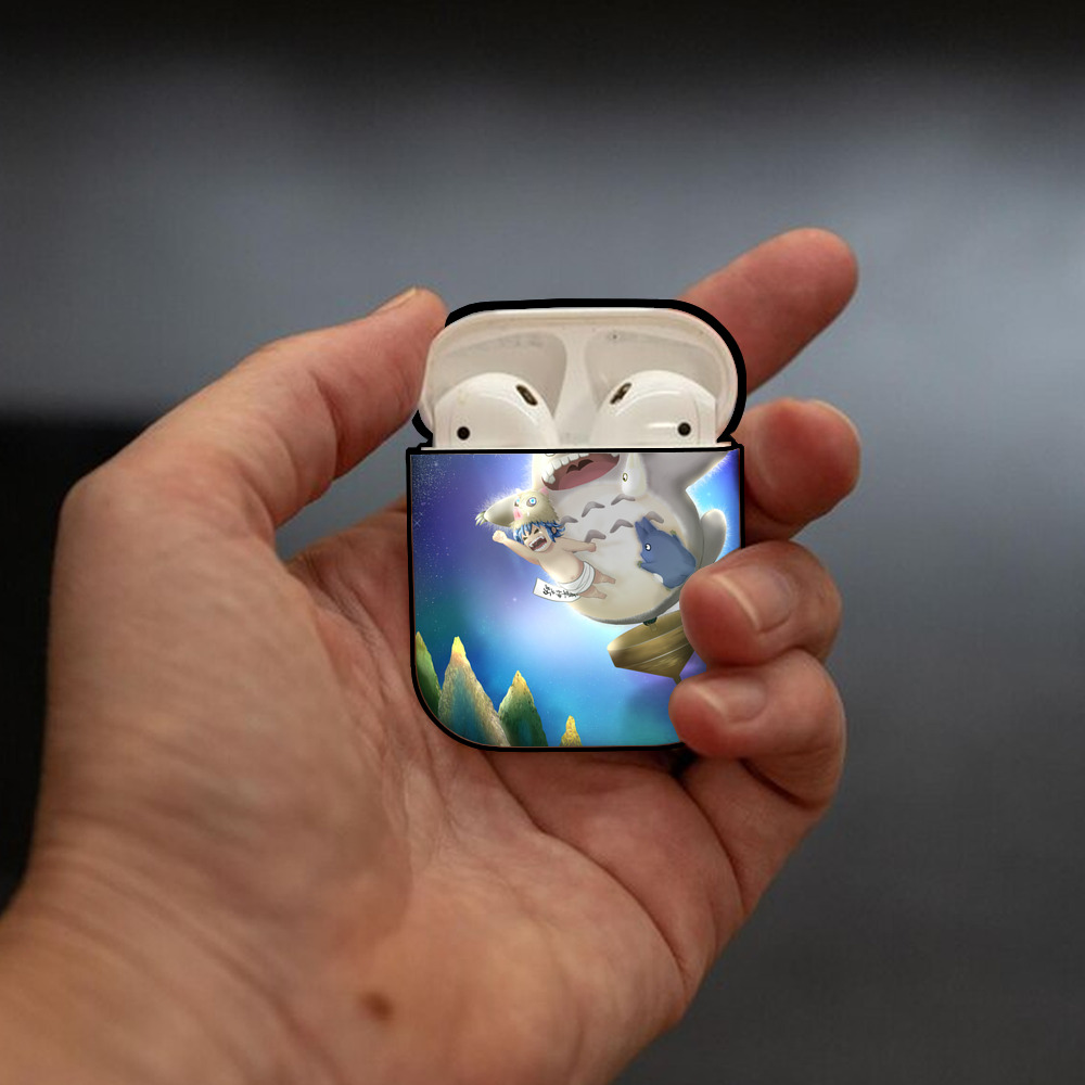となりのトトロ 草壁メイ 草壁サツキ My Neighbor Totoro Satsuki Kusakabe Mei Kusakabe AirPods 第2世代保護ケース ハードシェル ブラック 耐衝撃・防指紋・カラビナ付き
