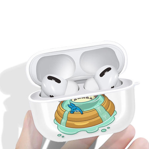 となりのトトロ 草壁メイ 草壁サツキ My Neighbor Totoro Satsuki Kusakabe Mei Kusakabe 【AirPods Pro用】ハードシェル保護ケース 耐衝撃・防指紋・カラビナ付き商品仕様