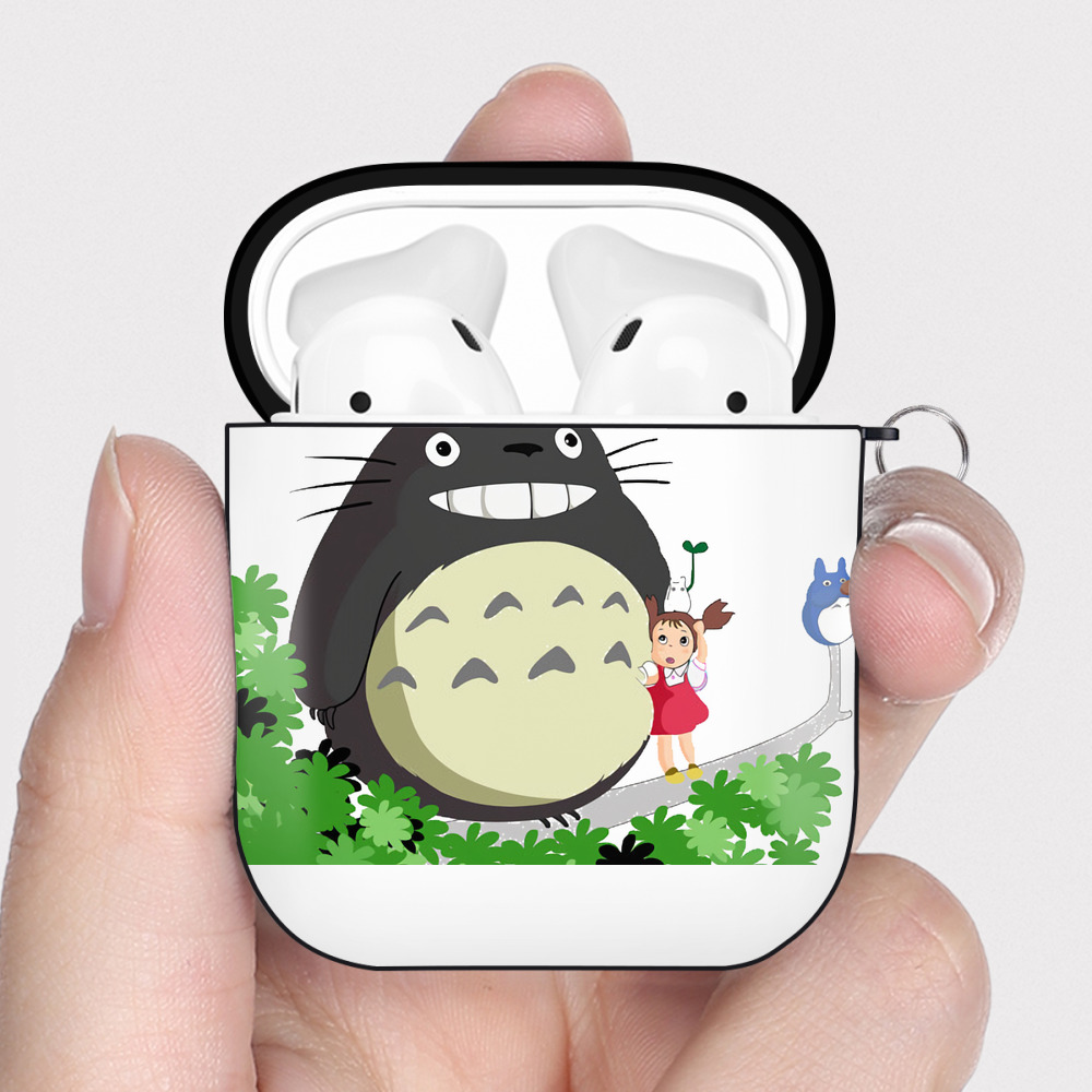 （画像用） となりのトトロ 草壁メイ 草壁サツキ My Neighbor Totoro Satsuki Kusakabe Mei Kusakabe AirPods 第2世代保護ケース ハードシェル ブラック 耐衝撃・防指紋・カラビナ付き