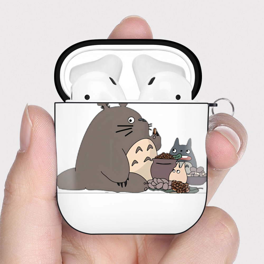 （画像用） となりのトトロ 草壁メイ 草壁サツキ My Neighbor Totoro Satsuki Kusakabe Mei Kusakabe AirPods 第2世代保護ケース ハードシェル ブラック 耐衝撃・防指紋・カラビナ付き