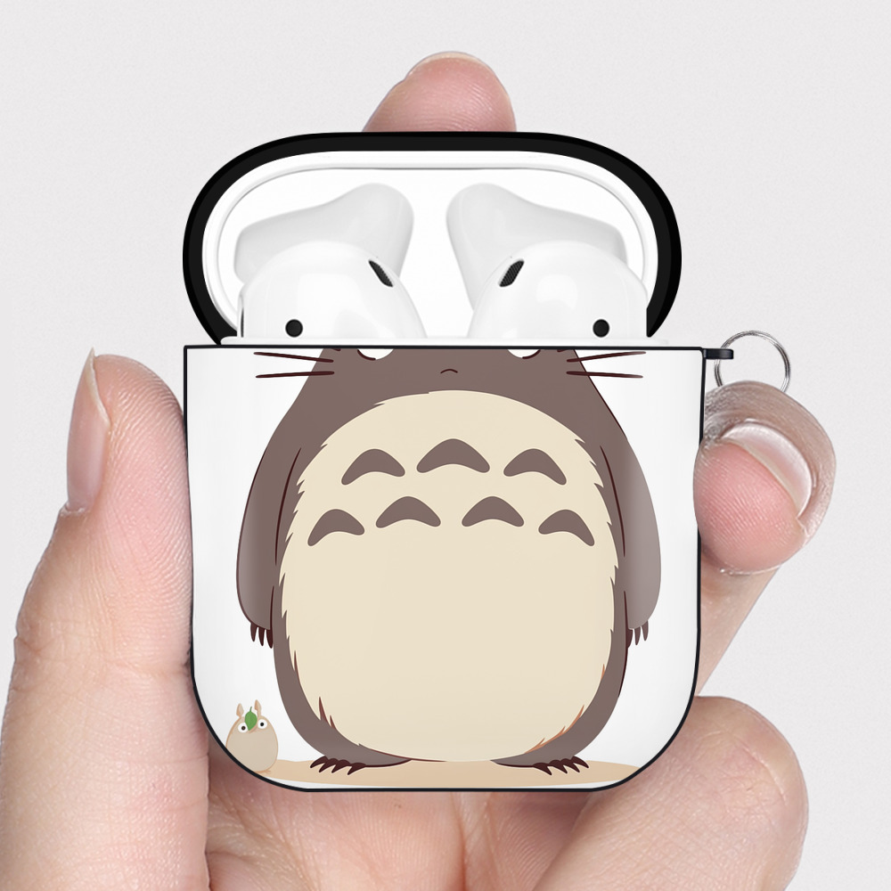 （画像用） となりのトトロ 草壁メイ 草壁サツキ My Neighbor Totoro Satsuki Kusakabe Mei Kusakabe AirPods 第2世代保護ケース ハードシェル ブラック 耐衝撃・防指紋・カラビナ付き