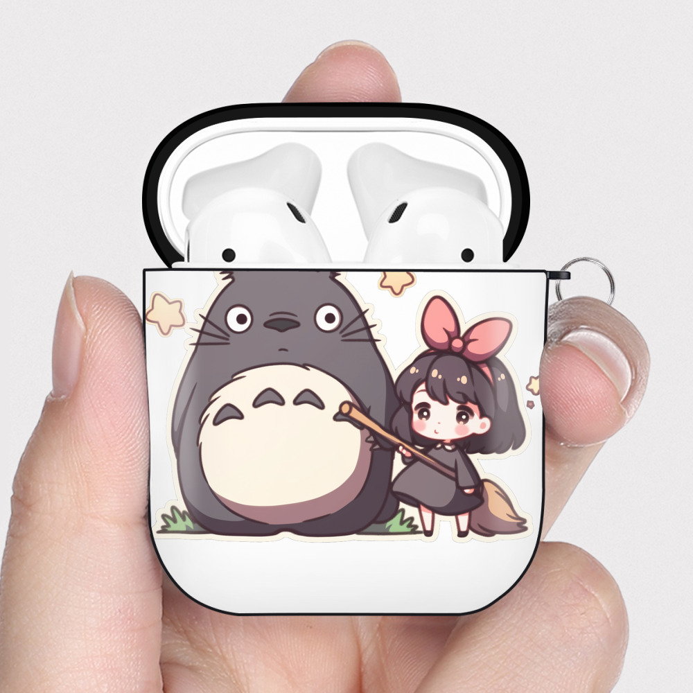 （画像用） となりのトトロ 草壁メイ 草壁サツキ My Neighbor Totoro Satsuki Kusakabe Mei Kusakabe AirPods 第2世代保護ケース ハードシェル ブラック 耐衝撃・防指紋・カラビナ付き