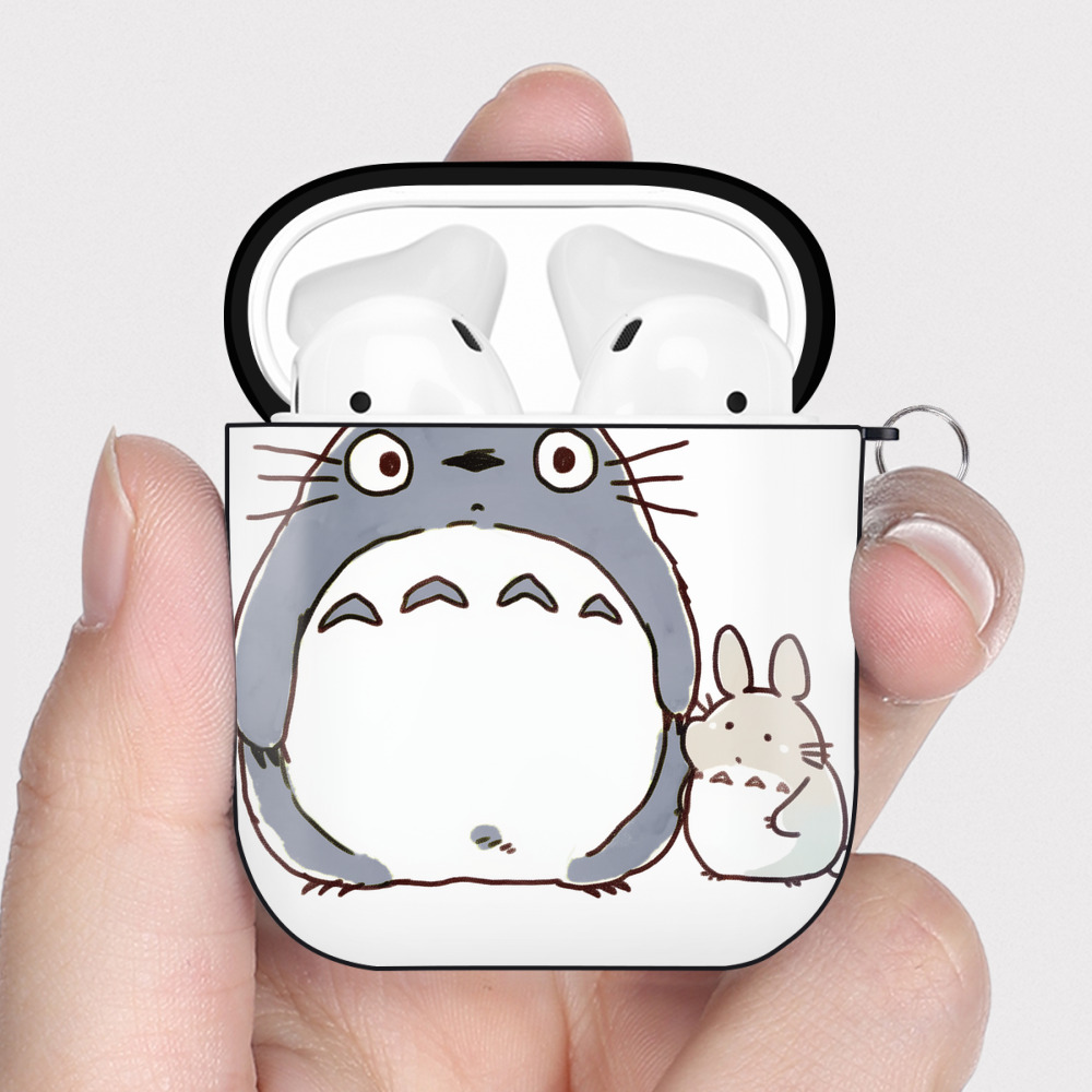 （画像用） となりのトトロ 草壁メイ 草壁サツキ My Neighbor Totoro Satsuki Kusakabe Mei Kusakabe AirPods 第2世代保護ケース ハードシェル ブラック 耐衝撃・防指紋・カラビナ付き