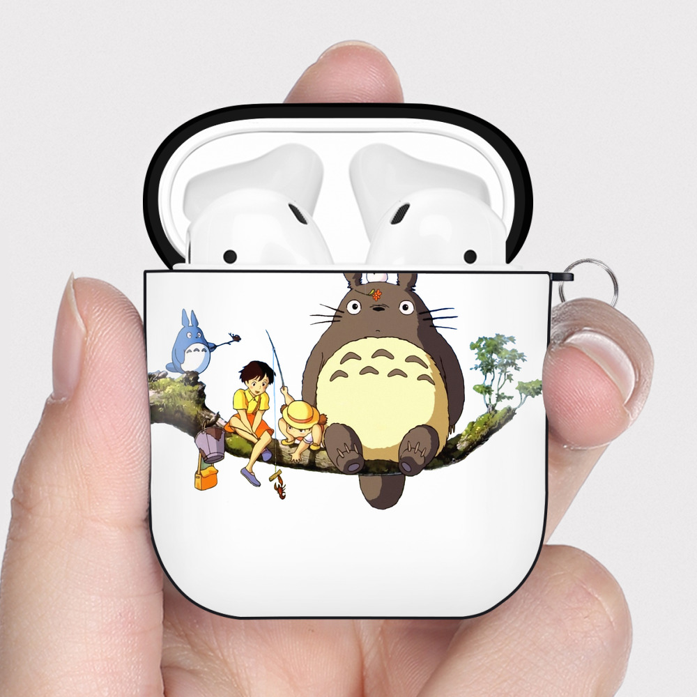 （画像用） となりのトトロ 草壁メイ 草壁サツキ My Neighbor Totoro Satsuki Kusakabe Mei Kusakabe AirPods 第2世代保護ケース ハードシェル ブラック 耐衝撃・防指紋・カラビナ付き