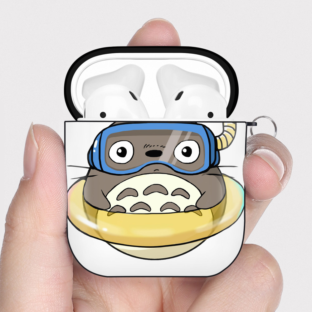 （画像用） となりのトトロ 草壁メイ 草壁サツキ My Neighbor Totoro Satsuki Kusakabe Mei Kusakabe AirPods 第2世代保護ケース ハードシェル ブラック 耐衝撃・防指紋・カラビナ付き