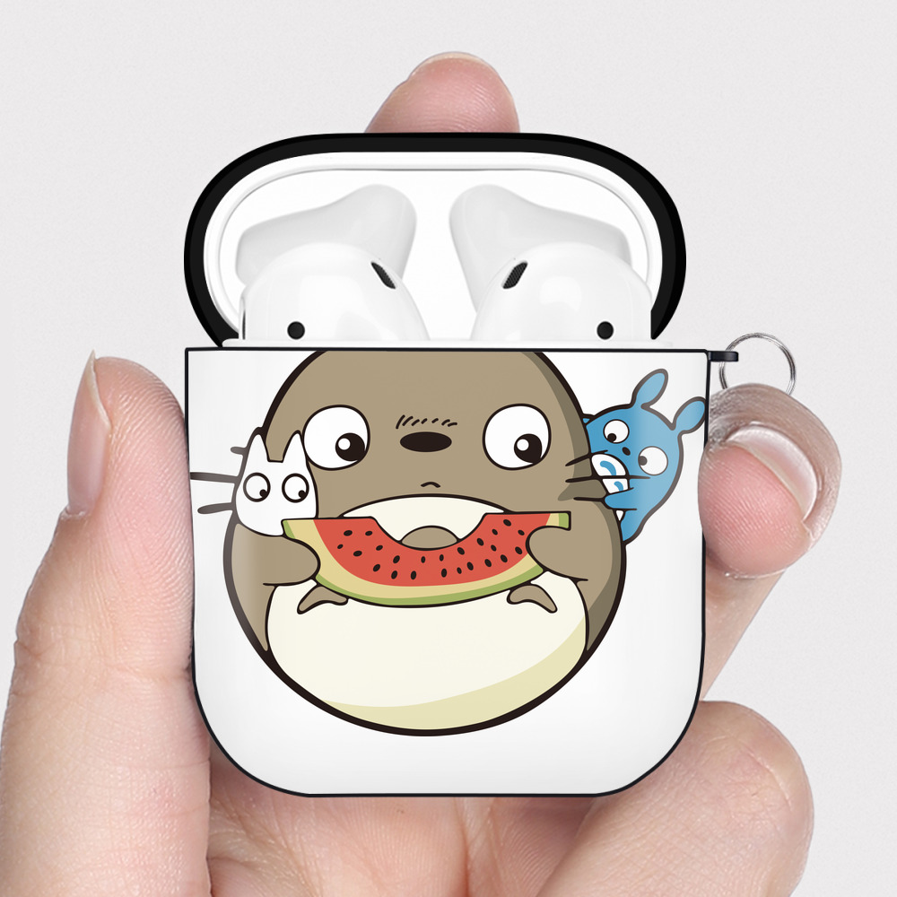 （画像用） となりのトトロ 草壁メイ 草壁サツキ My Neighbor Totoro Satsuki Kusakabe Mei Kusakabe AirPods 第2世代保護ケース ハードシェル ブラック 耐衝撃・防指紋・カラビナ付き