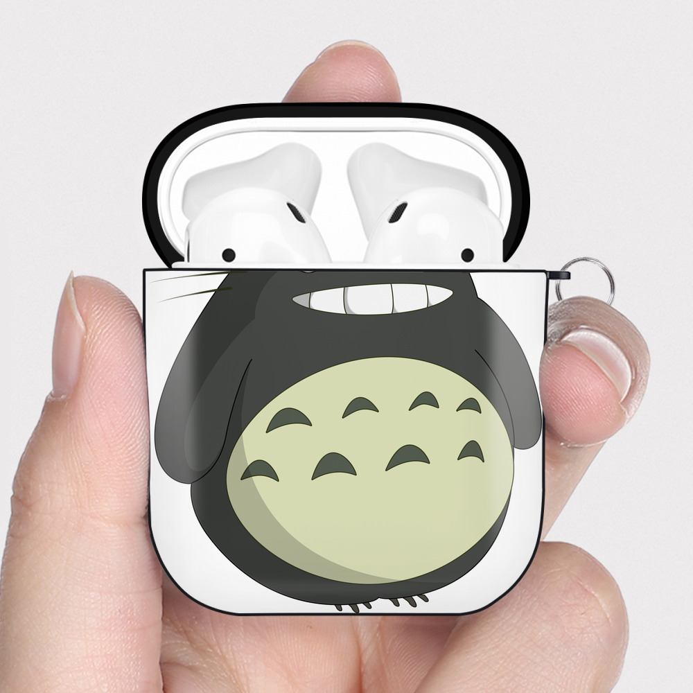 （画像用） となりのトトロ 草壁メイ 草壁サツキ My Neighbor Totoro Satsuki Kusakabe Mei Kusakabe AirPods 第2世代保護ケース ハードシェル ブラック 耐衝撃・防指紋・カラビナ付き