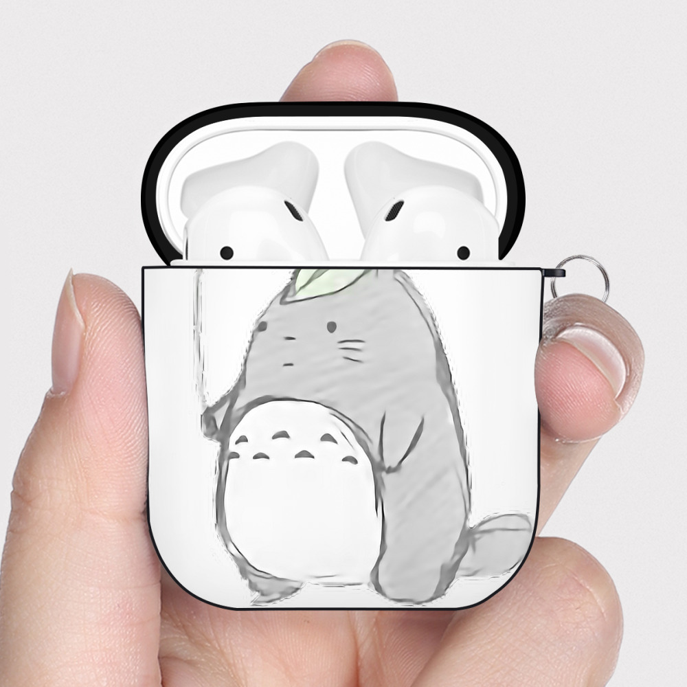 （画像用） となりのトトロ 草壁メイ 草壁サツキ My Neighbor Totoro Satsuki Kusakabe Mei Kusakabe AirPods 第2世代保護ケース ハードシェル ブラック 耐衝撃・防指紋・カラビナ付き