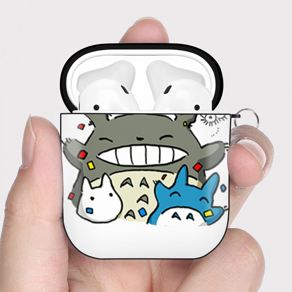 （画像用） となりのトトロ 草壁メイ 草壁サツキ My Neighbor Totoro Satsuki Kusakabe Mei Kusakabe AirPods 第2世代保護ケース ハードシェル ブラック 耐衝撃・防指紋・カラビナ付き