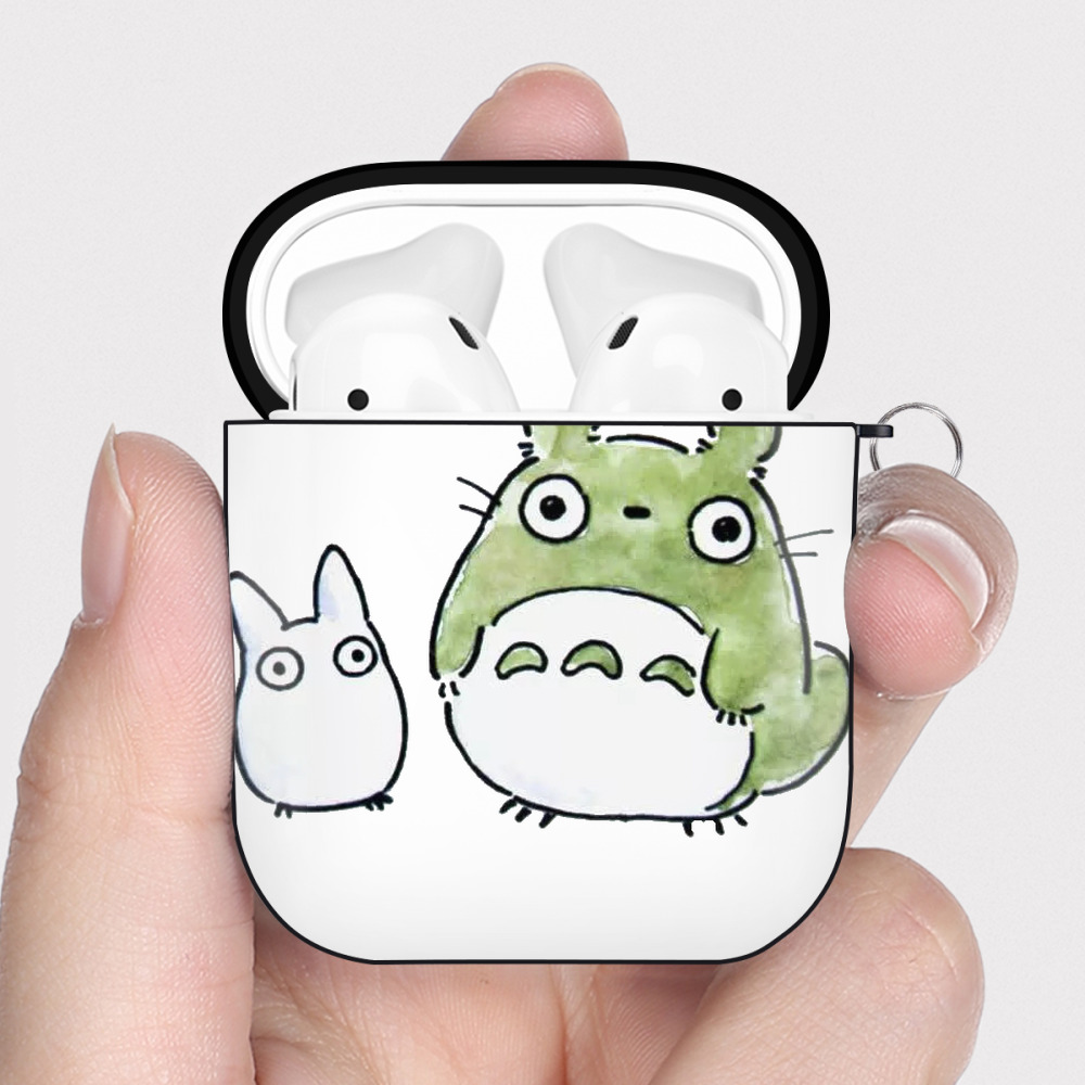 （画像用） となりのトトロ 草壁メイ 草壁サツキ My Neighbor Totoro Satsuki Kusakabe Mei Kusakabe AirPods 第2世代保護ケース ハードシェル ブラック 耐衝撃・防指紋・カラビナ付き