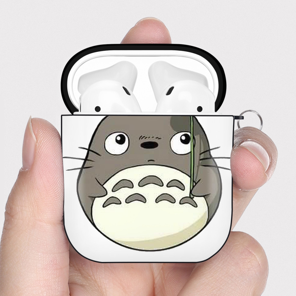 （画像用） となりのトトロ 草壁メイ 草壁サツキ My Neighbor Totoro Satsuki Kusakabe Mei Kusakabe AirPods 第2世代保護ケース ハードシェル ブラック 耐衝撃・防指紋・カラビナ付き