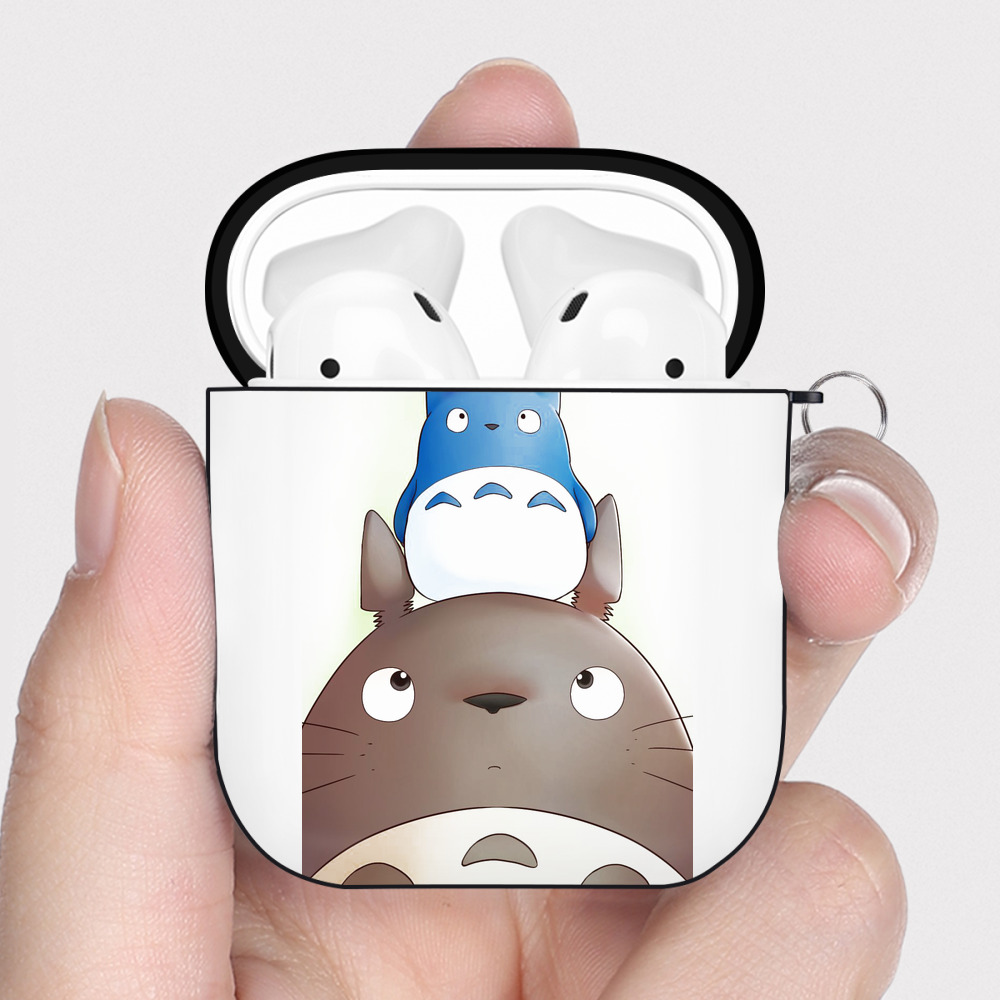 （画像用） となりのトトロ 草壁メイ 草壁サツキ My Neighbor Totoro Satsuki Kusakabe Mei Kusakabe AirPods 第2世代保護ケース ハードシェル ブラック 耐衝撃・防指紋・カラビナ付き